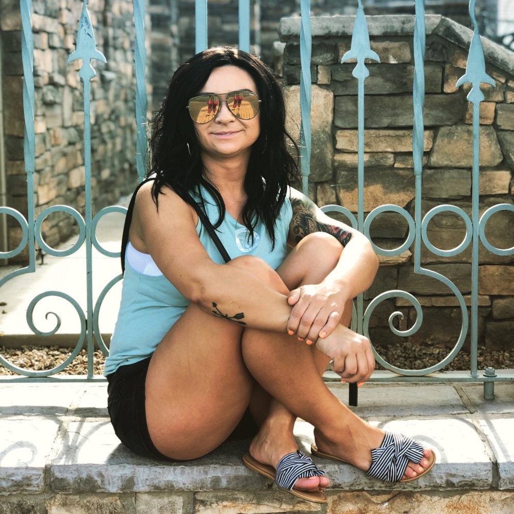 Meet your Posher, Amela